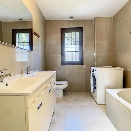 Aldea Blanca 3 Bedrooms Apartment Marbella