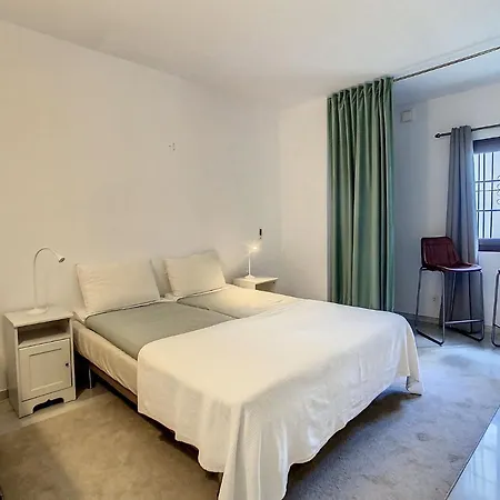 Aldea Blanca 3 Bedrooms Apartment *